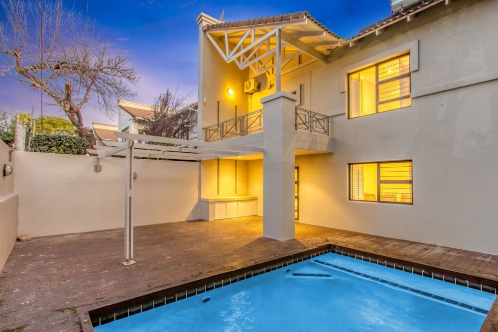 Double-storey cluster for sale in Waverley, Johannesburg - HP1690420 Double-storey cluster for sale in Waverley, Johannesburg - HP1690420
