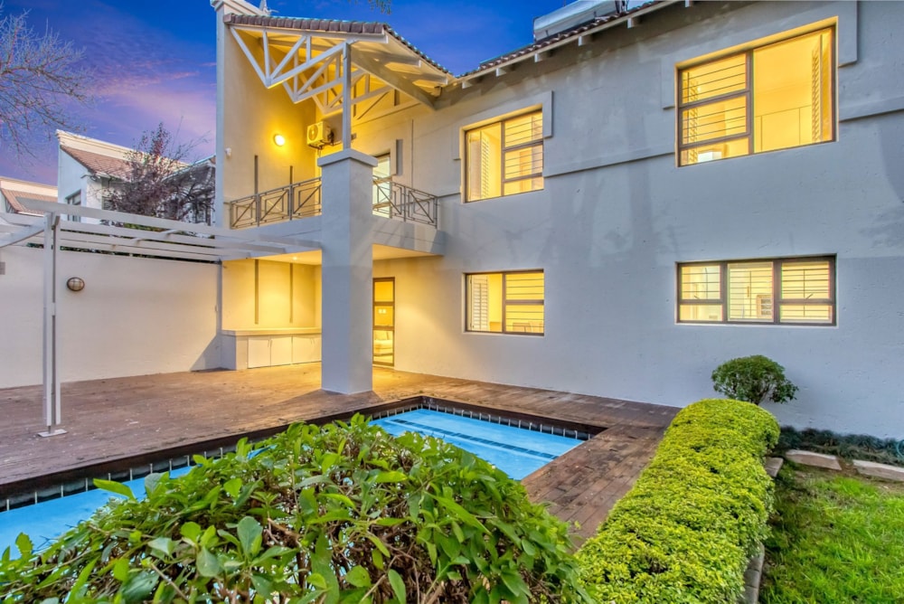 Double-storey cluster for sale in Waverley, Johannesburg - HP1690420 Double-storey cluster for sale in Waverley, Johannesburg - HP1690420