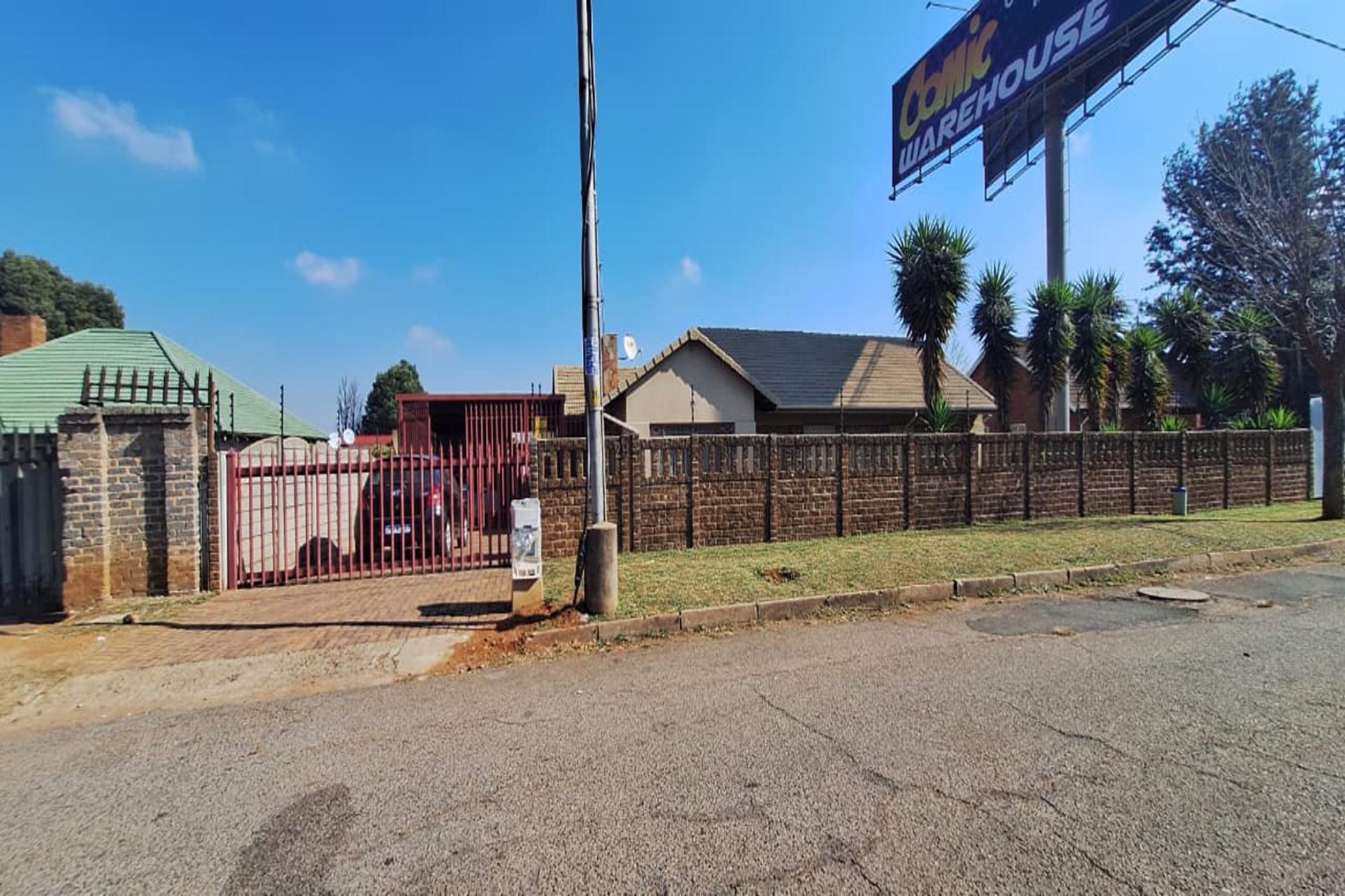 House for sale in Rhodesfield - KTP1743130