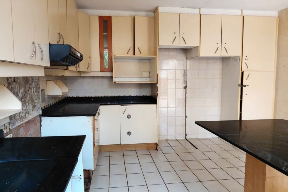 Townhouse for sale in Amanzimtoti - 1WB1743065