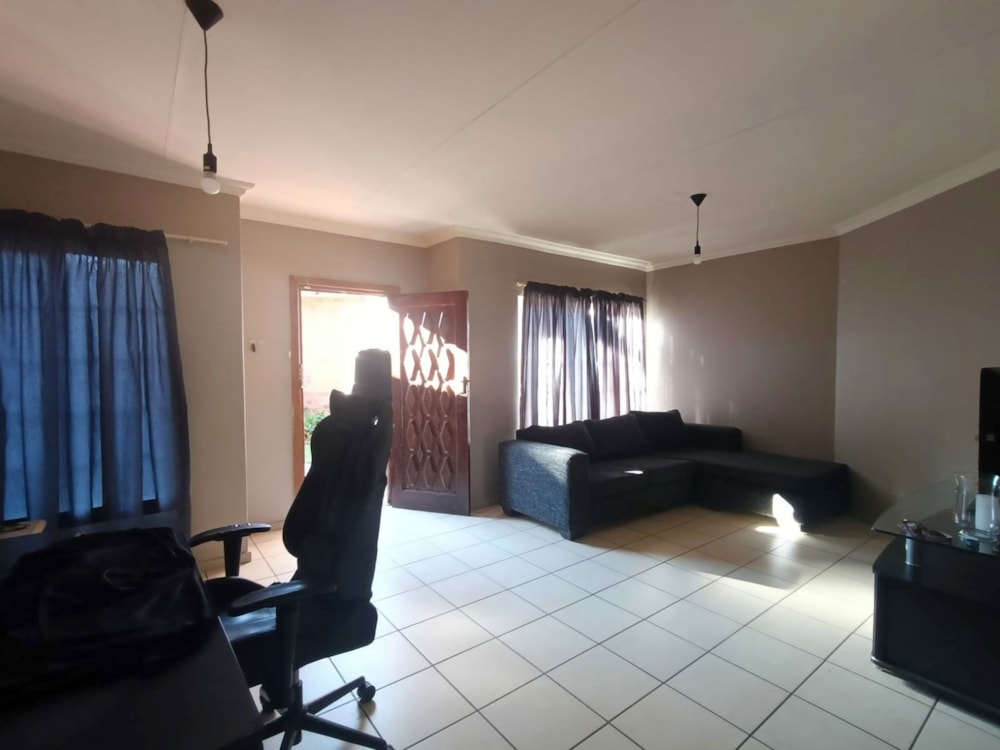 Townhouse to rent in Langenhovenpark - 1BX1742778 Townhouse to rent in Langenhovenpark - 1BX1742778