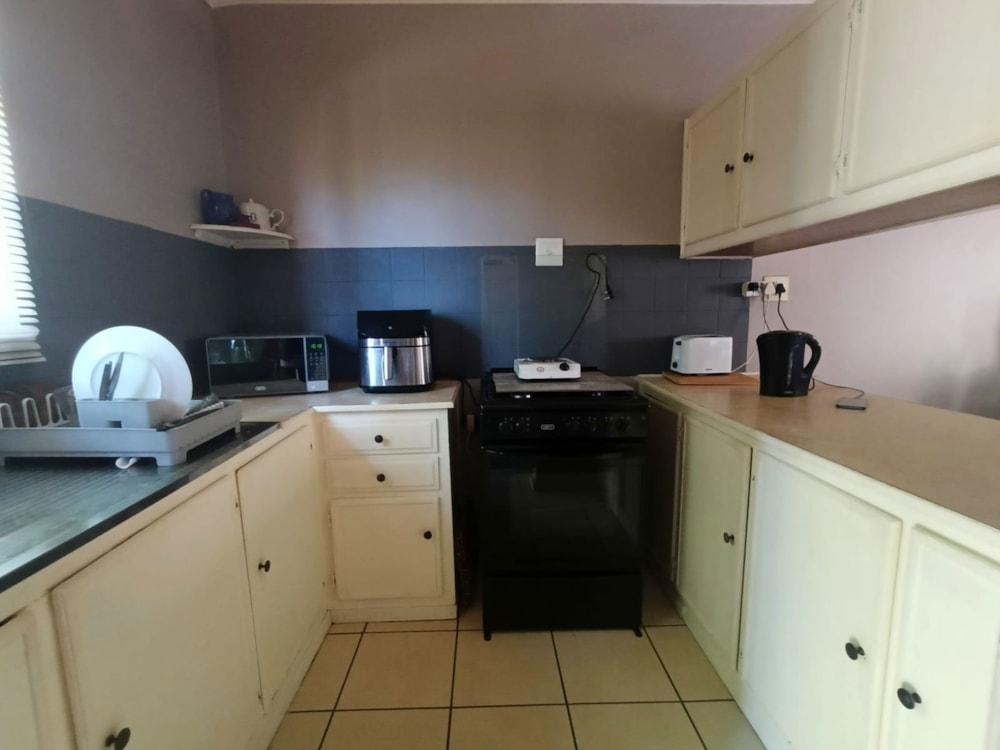 Townhouse to rent in Langenhovenpark - 1BX1742778 Townhouse to rent in Langenhovenpark - 1BX1742778
