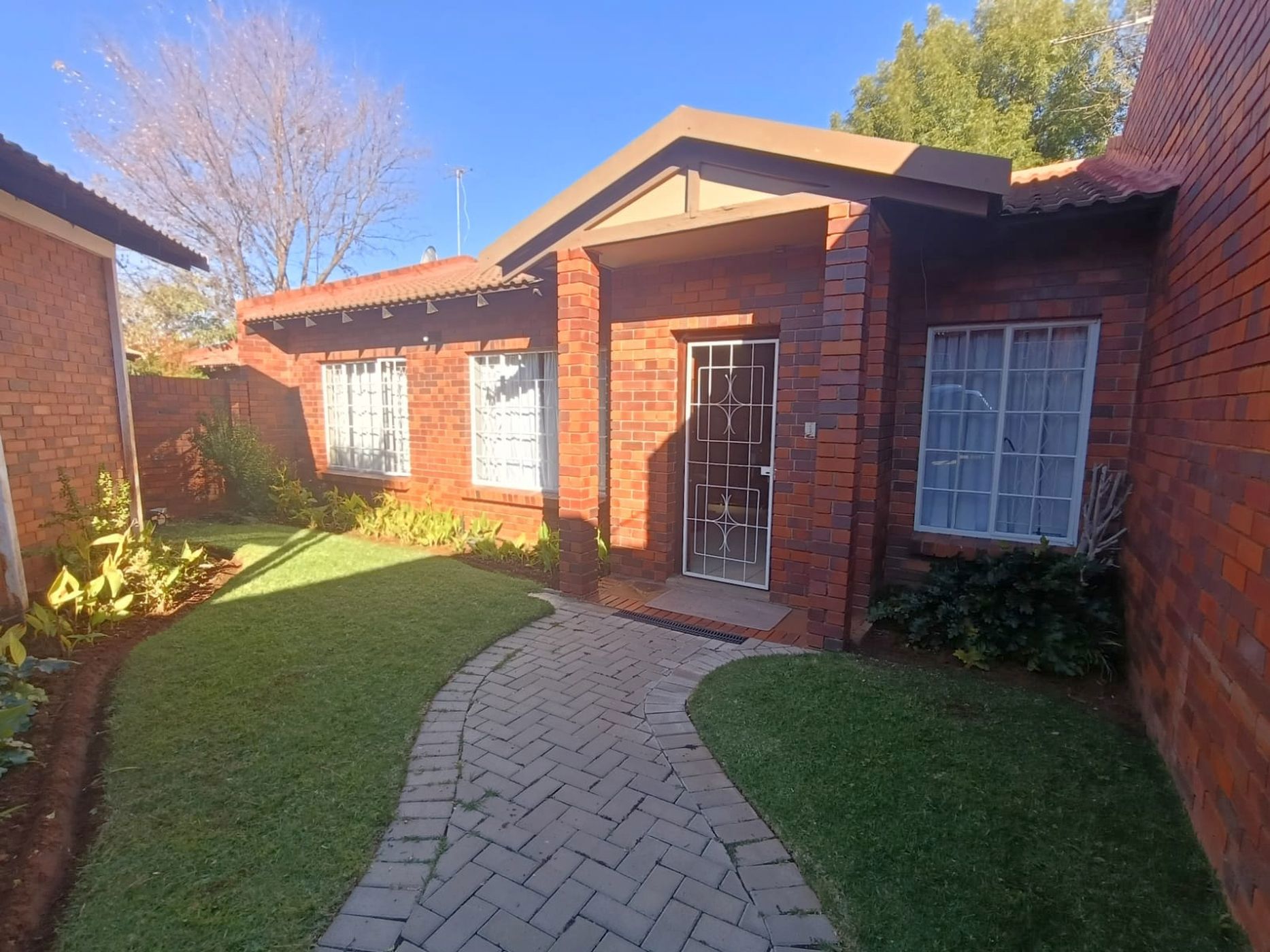 Townhouse to rent in Langenhovenpark - 1BX1742778