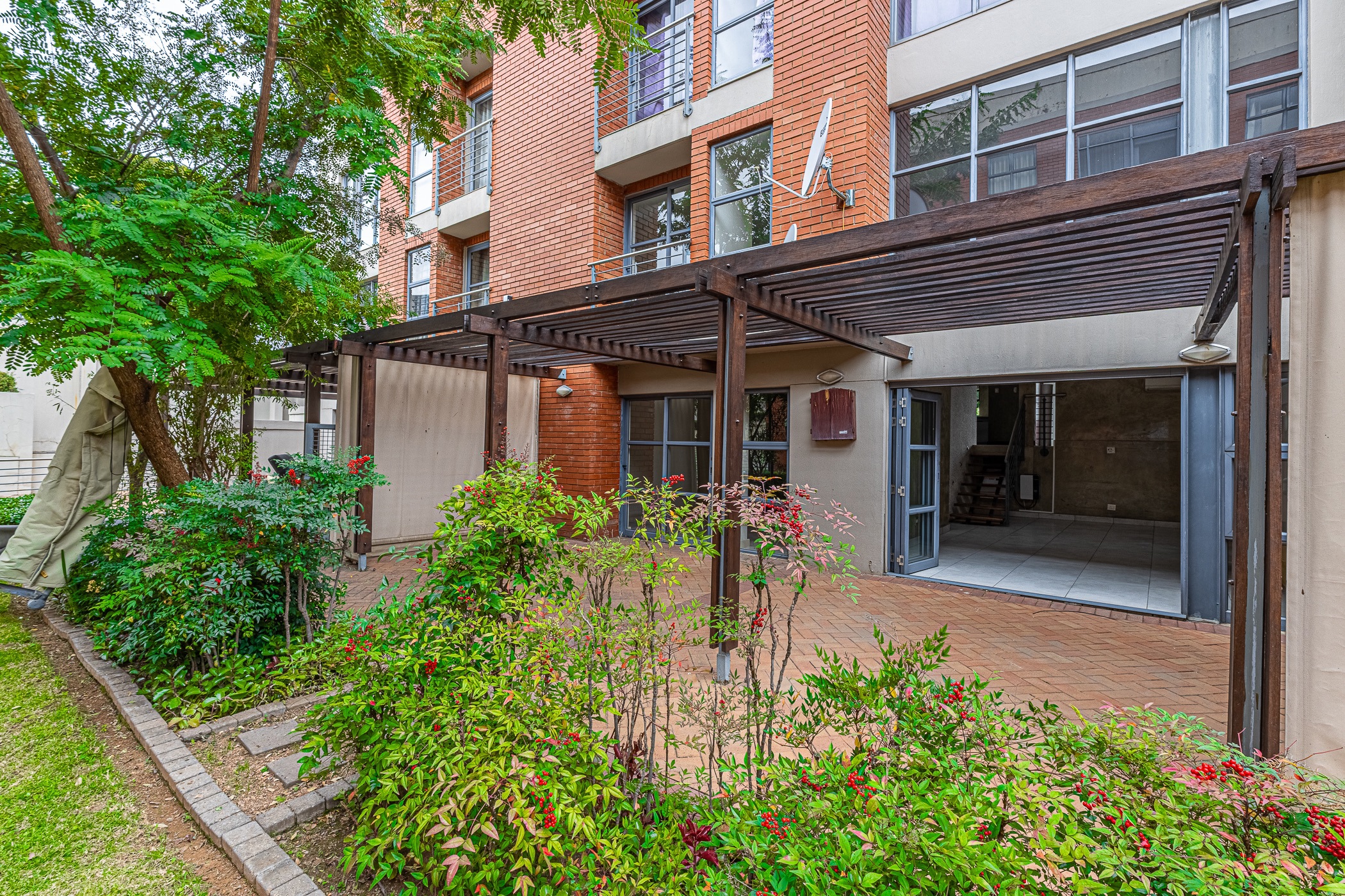 Apartment for sale in Hyde Park, Sandton - HP1743294