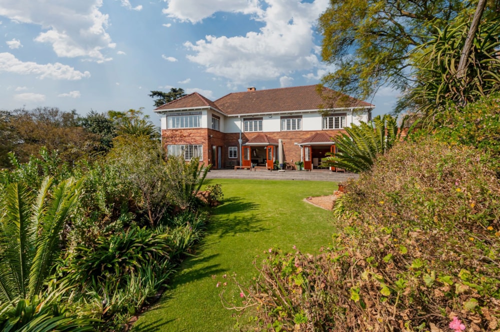 Double-storey house for sale in Observatory, Johannesburg - BED1743452 Double-storey house for sale in Observatory, Johannesburg - BED1743452