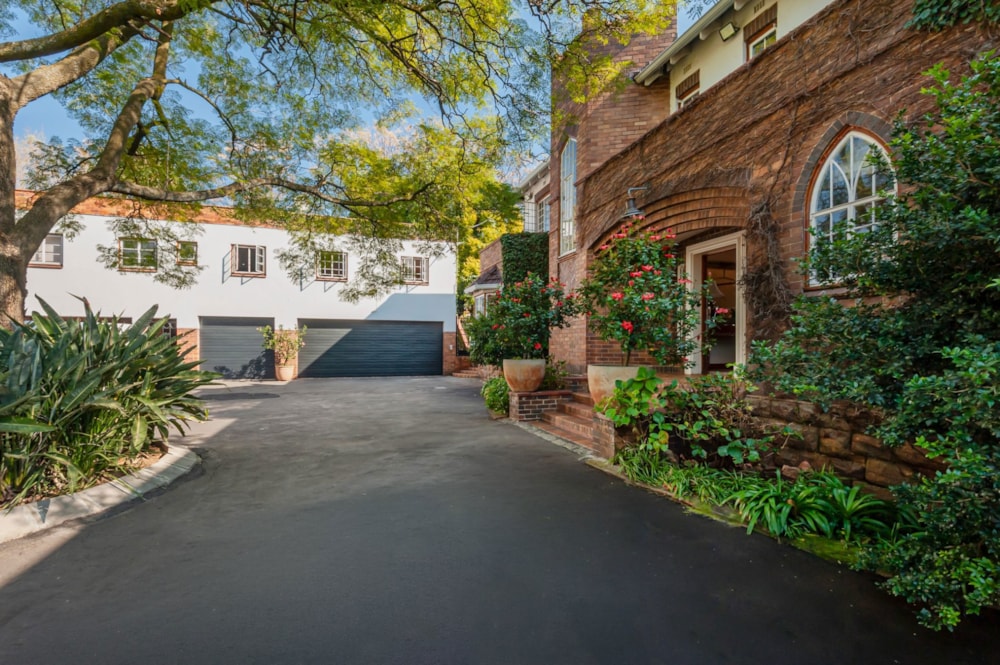 Double-storey house for sale in Observatory, Johannesburg - BED1743452 Double-storey house for sale in Observatory, Johannesburg - BED1743452