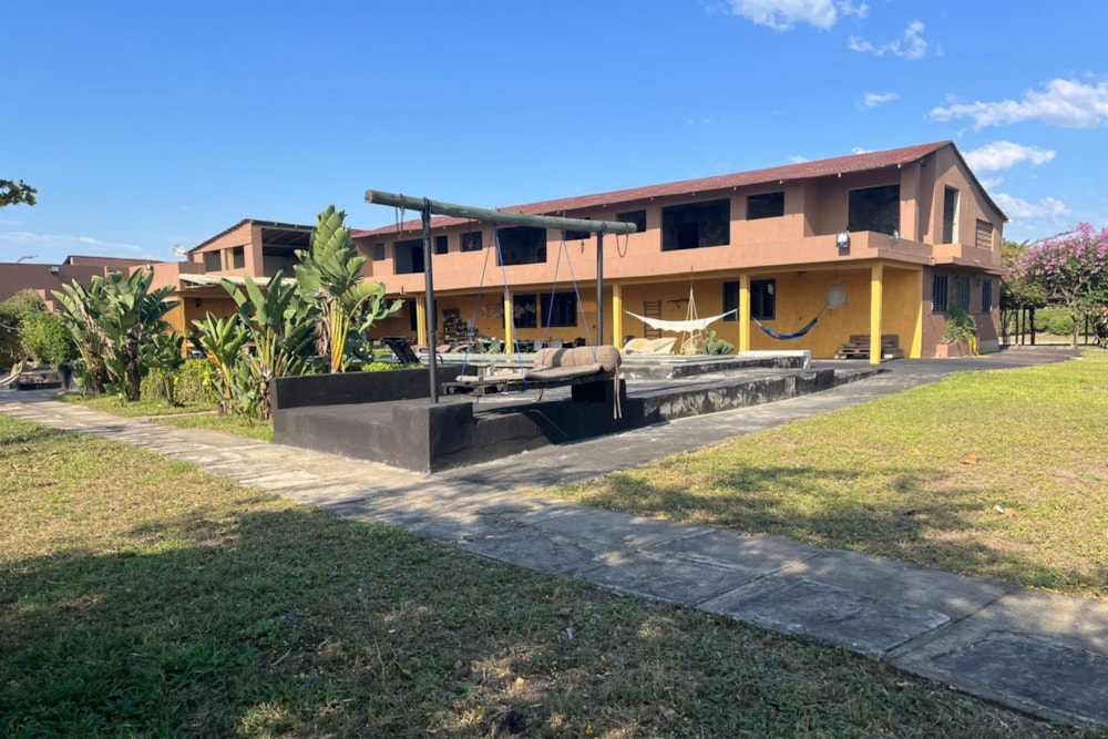Beachfront villa for sale in Catembe, Mozambique - 3MQ1742489 Beachfront villa for sale in Catembe, Mozambique - 3MQ1742489