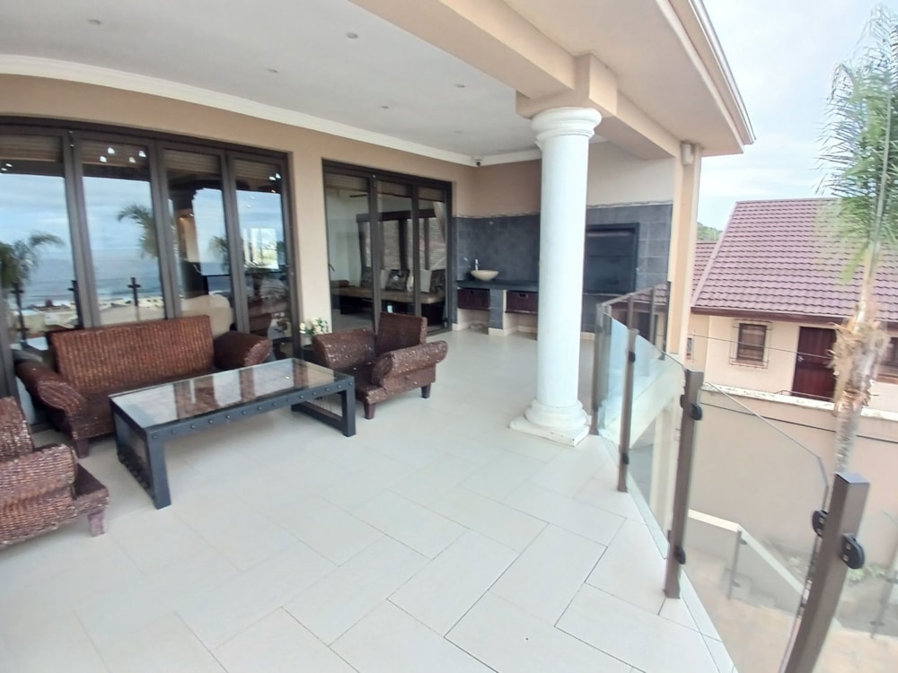 Double-storey house for sale in Uvongo - 1PSH1744636 Double-storey house for sale in Uvongo - 1PSH1744636