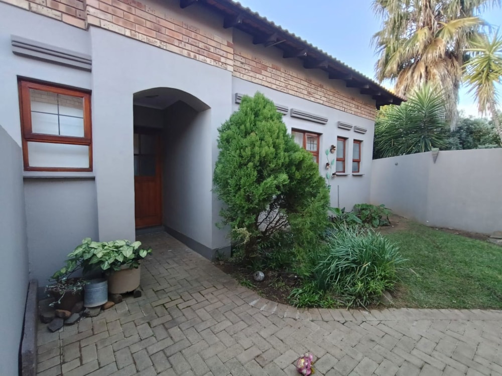 Townhouse to rent in Woodland Hills - 1BX1742622 Townhouse to rent in Woodland Hills - 1BX1742622
