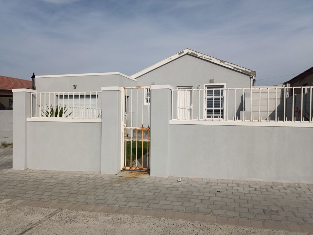 House for sale in Bayview, Strandfontein - 1MN1741689