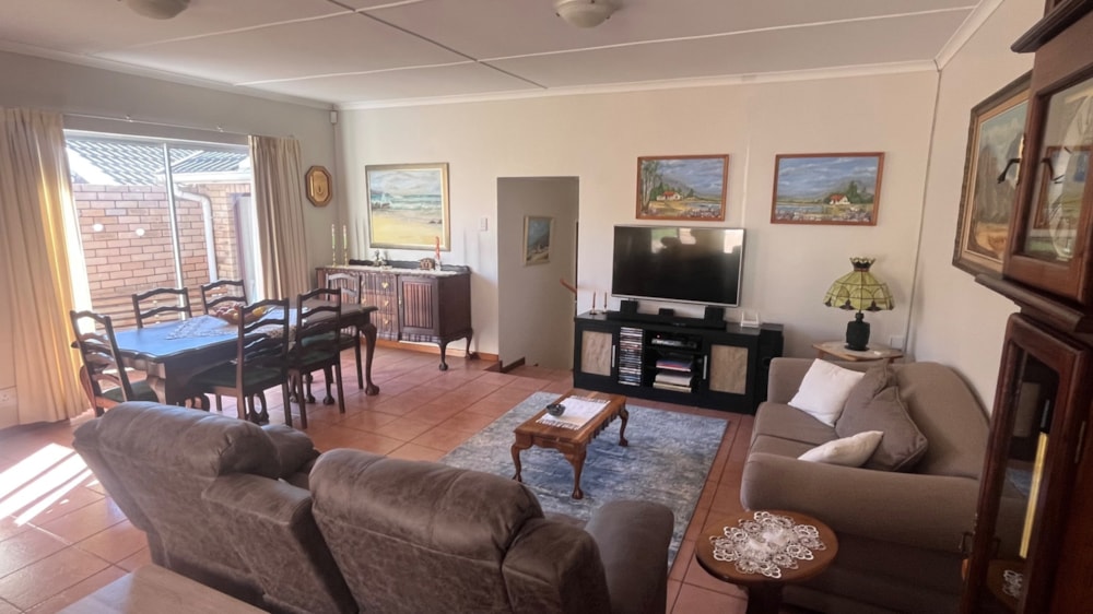 Townhouse for sale in Ou Dorp - 1JF1742687 Townhouse for sale in Ou Dorp - 1JF1742687