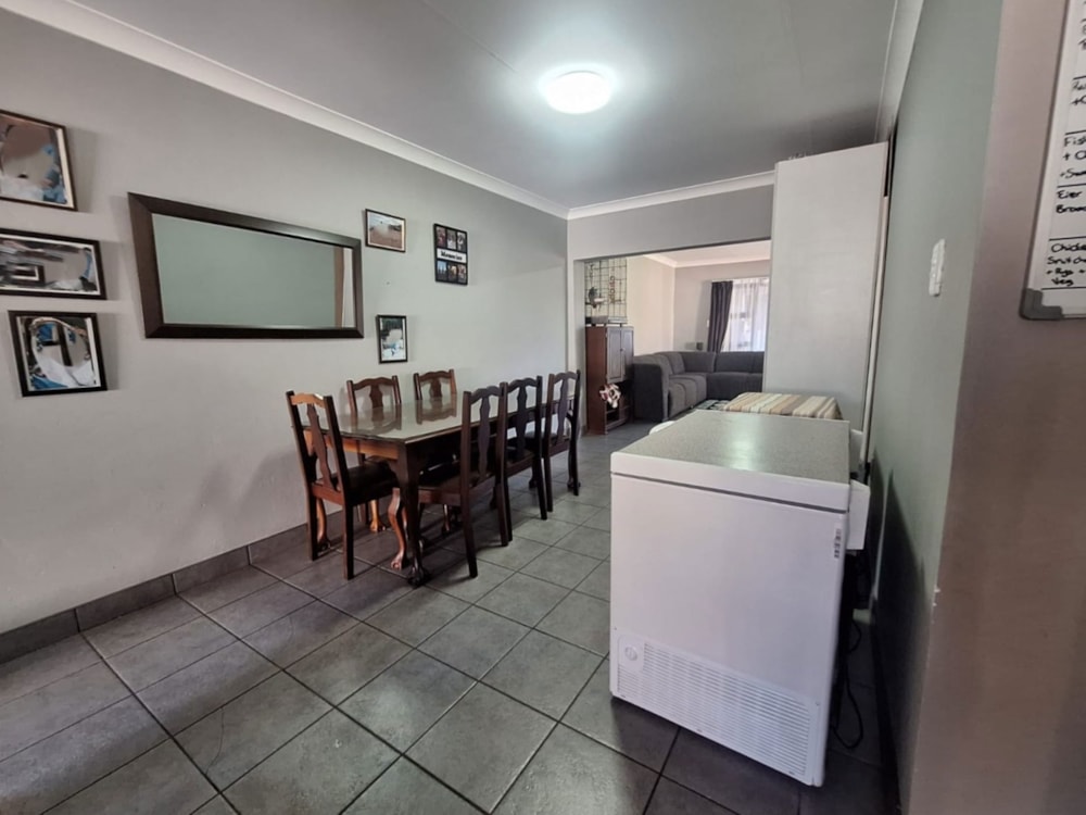 Semi-detached house for sale in Fichardt Park - 1BX1742733 Semi-detached house for sale in Fichardt Park - 1BX1742733