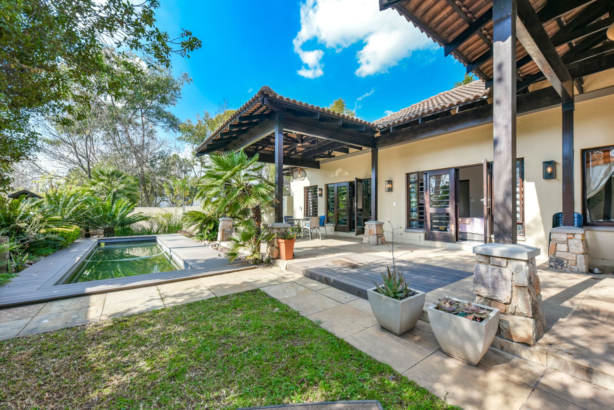 Single-storey cluster for sale in Lonehill - FW1744245
