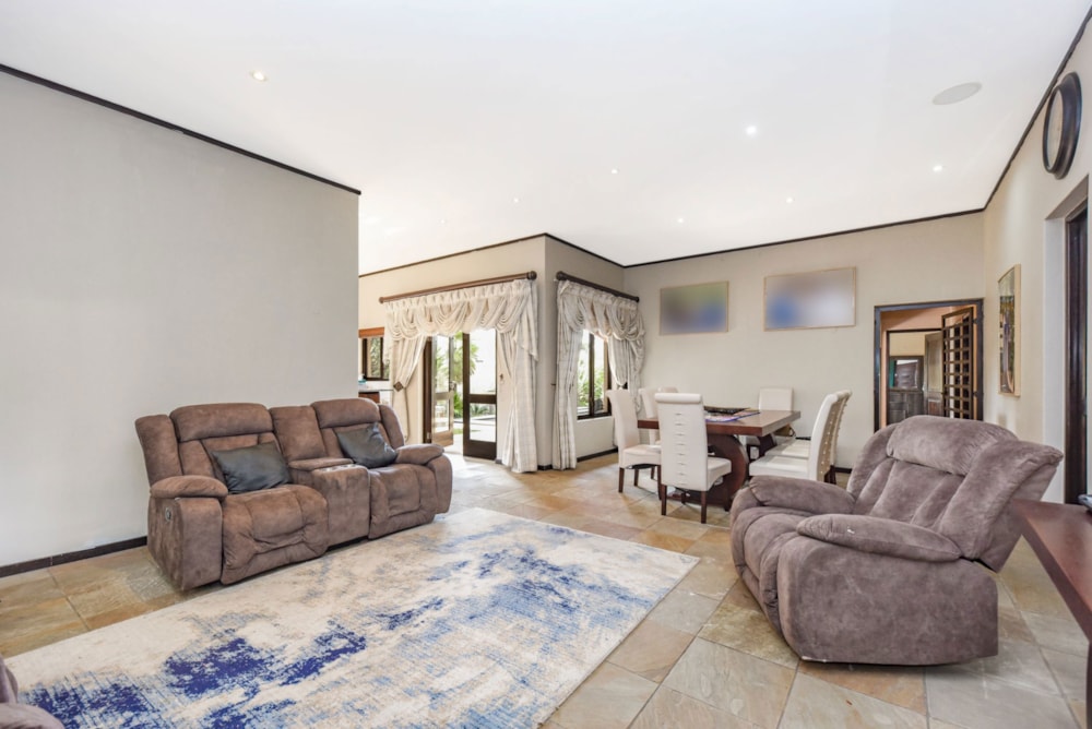 Single-storey cluster for sale in Lonehill - FW1744245