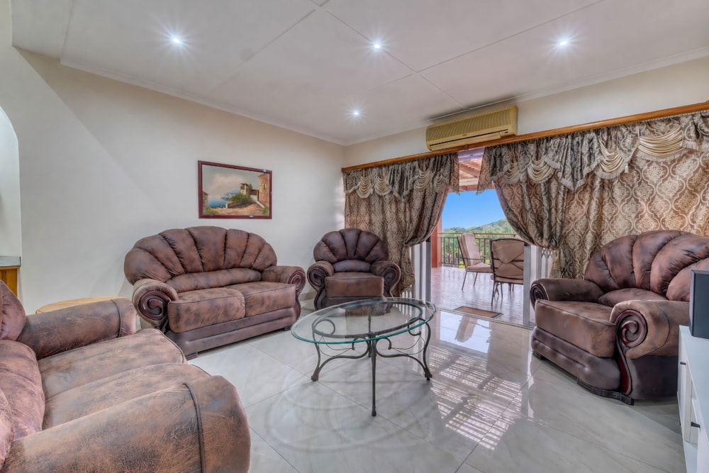 Townhouse for sale in Amanzimtoti - 1WB1743052