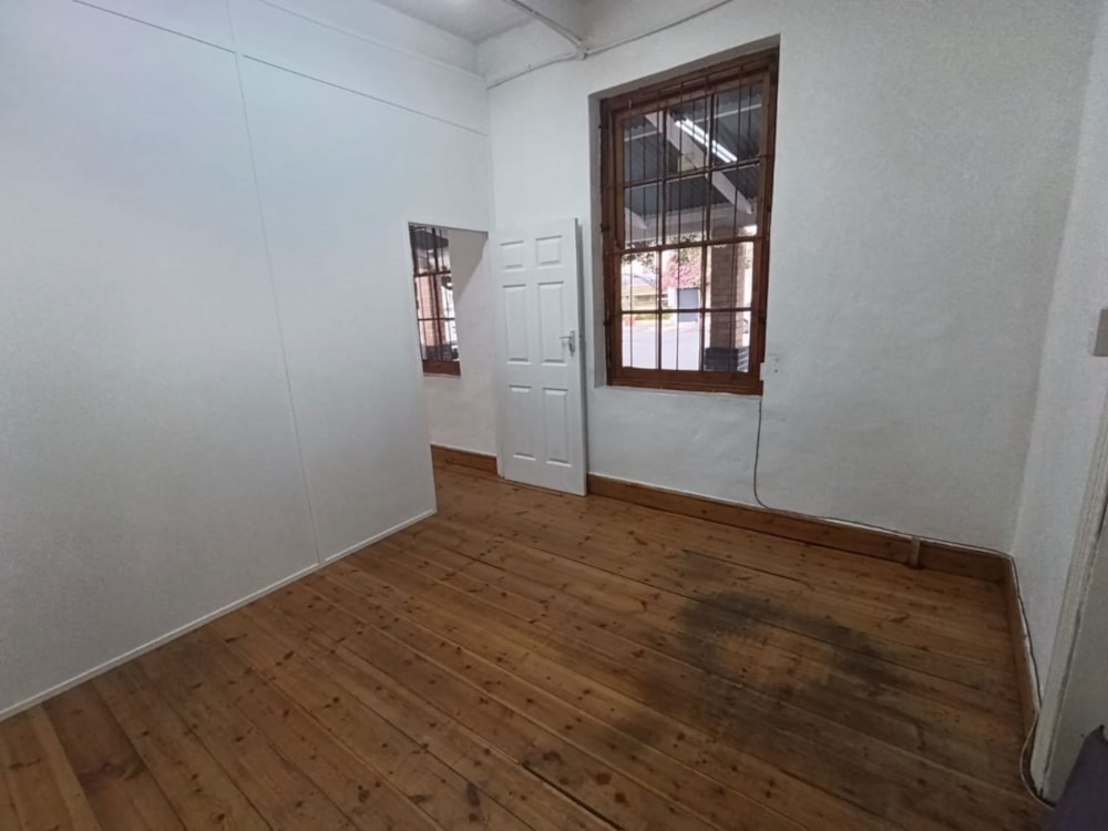 Commercial business to rent in Graaff-Reinet - 1KK1744330
