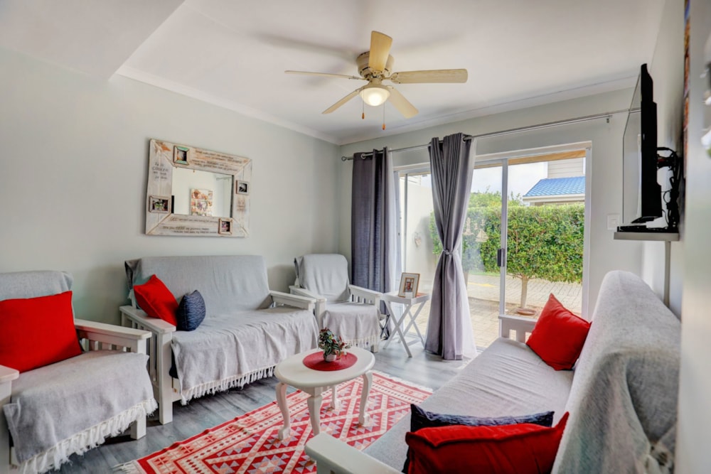 Townhouse for sale in Hartenbos - 1MB1744105