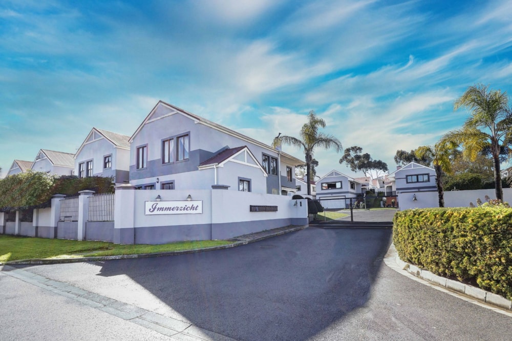 Townhouse for sale in D'Urbanvale - DBV1743107 Townhouse for sale in D'Urbanvale - DBV1743107