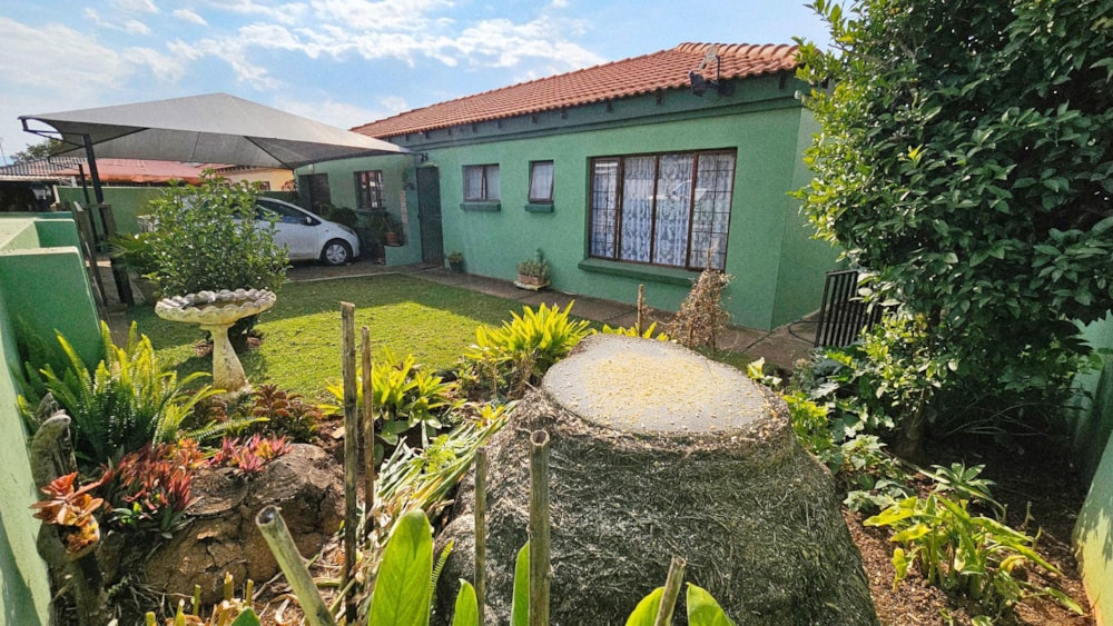 Townhouse for sale in Lydenburg (Mashishing) - 1LY1741957