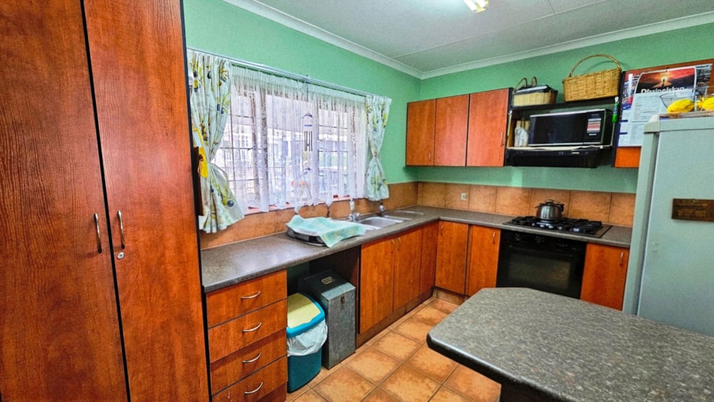 Townhouse for sale in Lydenburg (Mashishing) - 1LY1741957