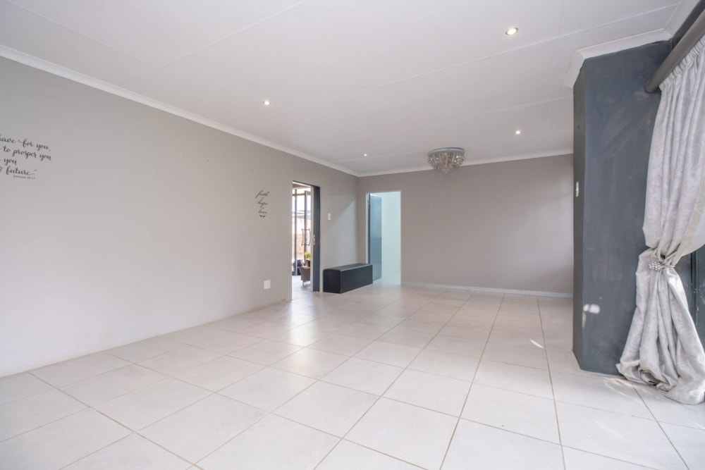 Commercial business for sale in Krugersdorp North - 1KR1744073 Commercial business for sale in Krugersdorp North - 1KR1744073