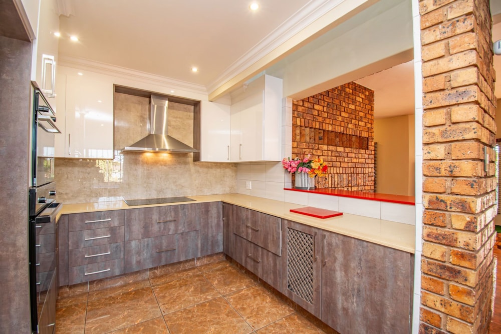 House for sale in Moreleta Park - PT1743805