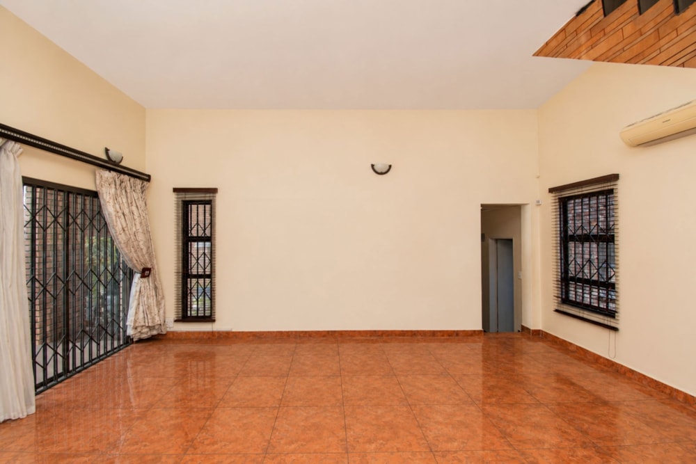 House for sale in Moreleta Park - PT1743805