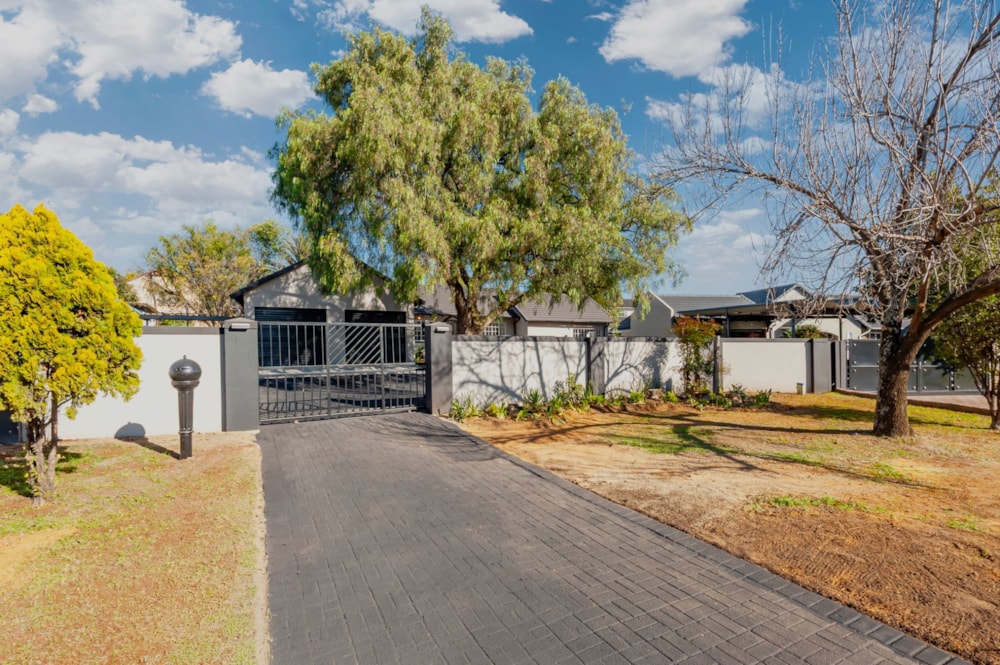 House for sale in Brackendowns - 1GV1738721
