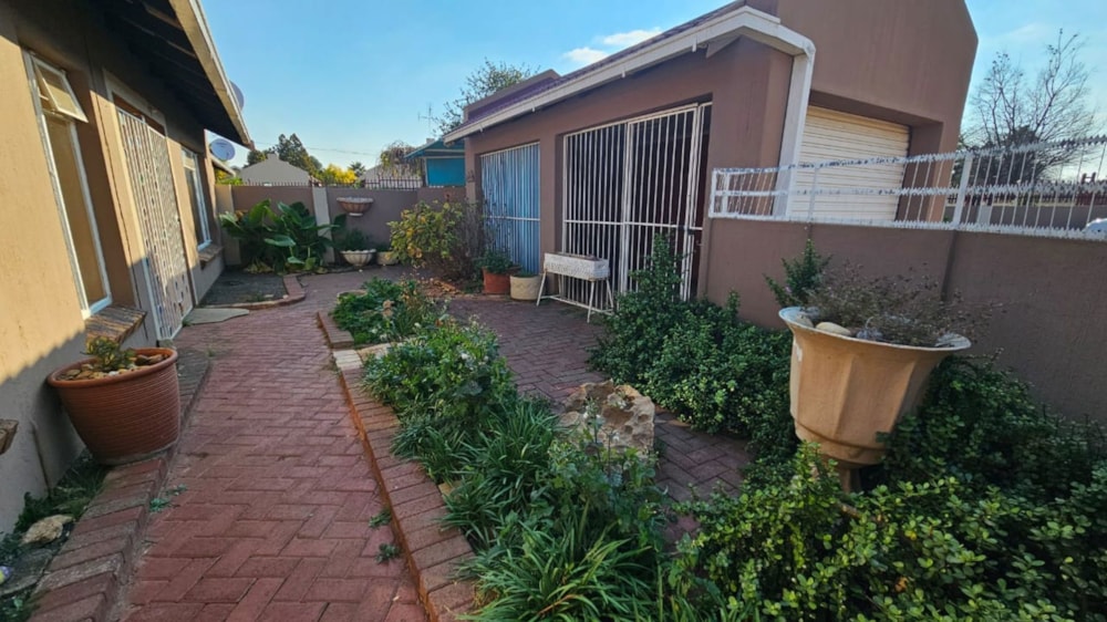 Townhouse for sale in Uitsig, Bloemfontein - 1BX1741787 Townhouse for sale in Uitsig, Bloemfontein - 1BX1741787