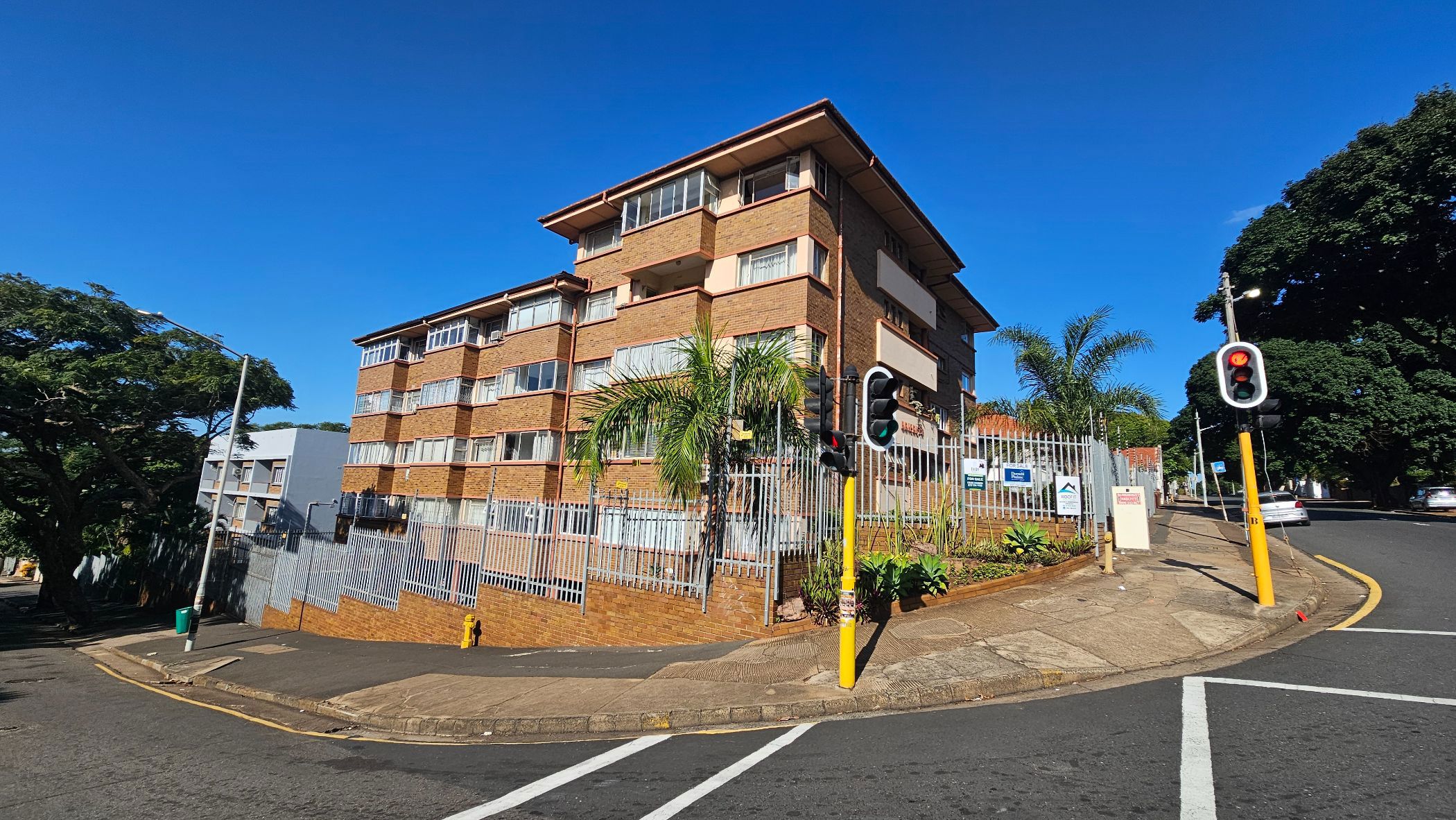 Apartment for sale in Glenwood, Durban - 1DBN1742244