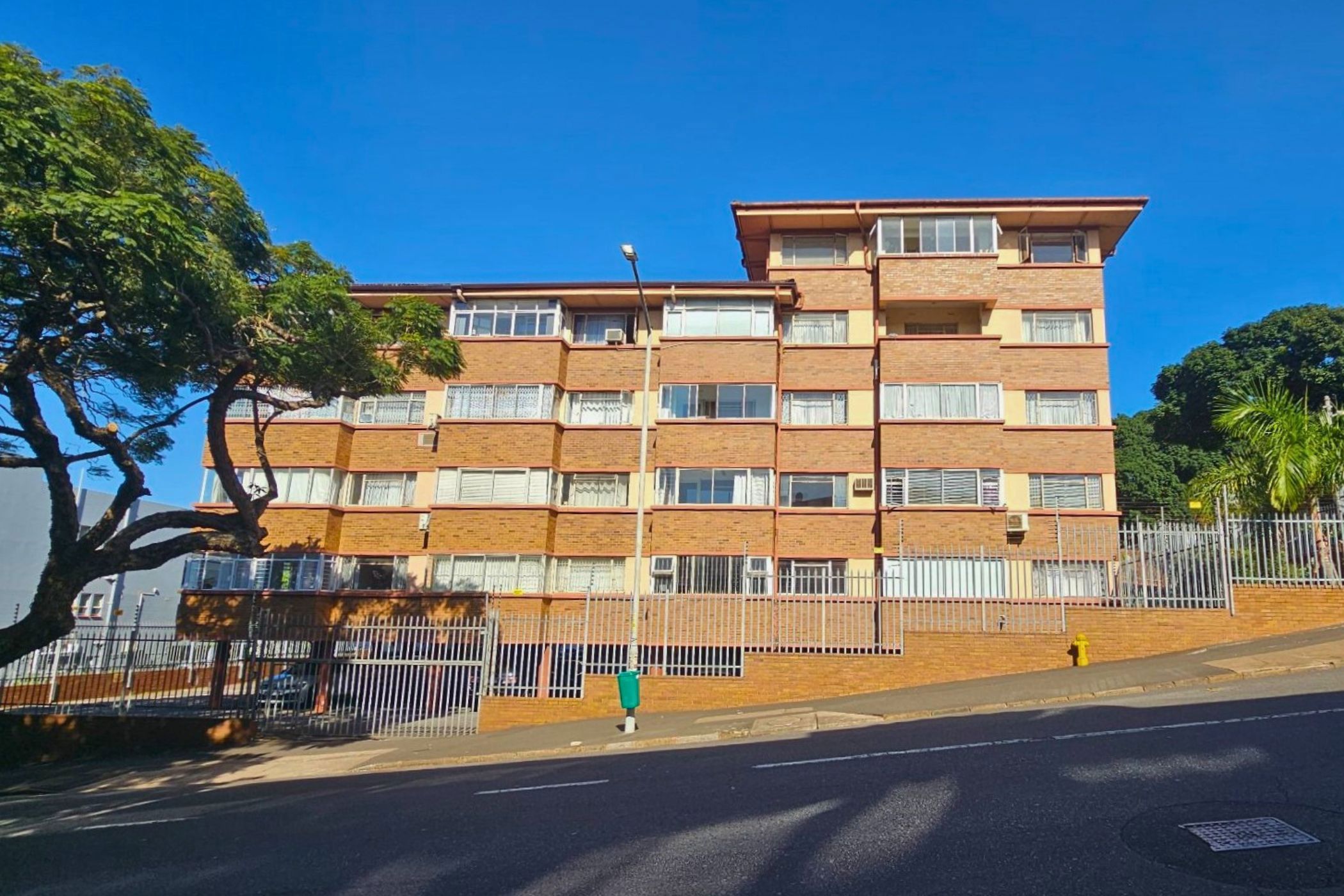 Apartment for sale in Glenwood, Durban - 1DBN1742244