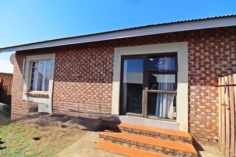Townhouse for sale in Lydenburg (Mashishing) - 1LY1742719