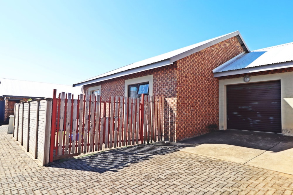 Townhouse for sale in Lydenburg (Mashishing) - 1LY1742719