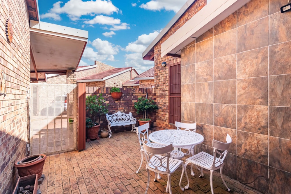 Townhouse for sale in Krugersdorp North - 1KR1744065