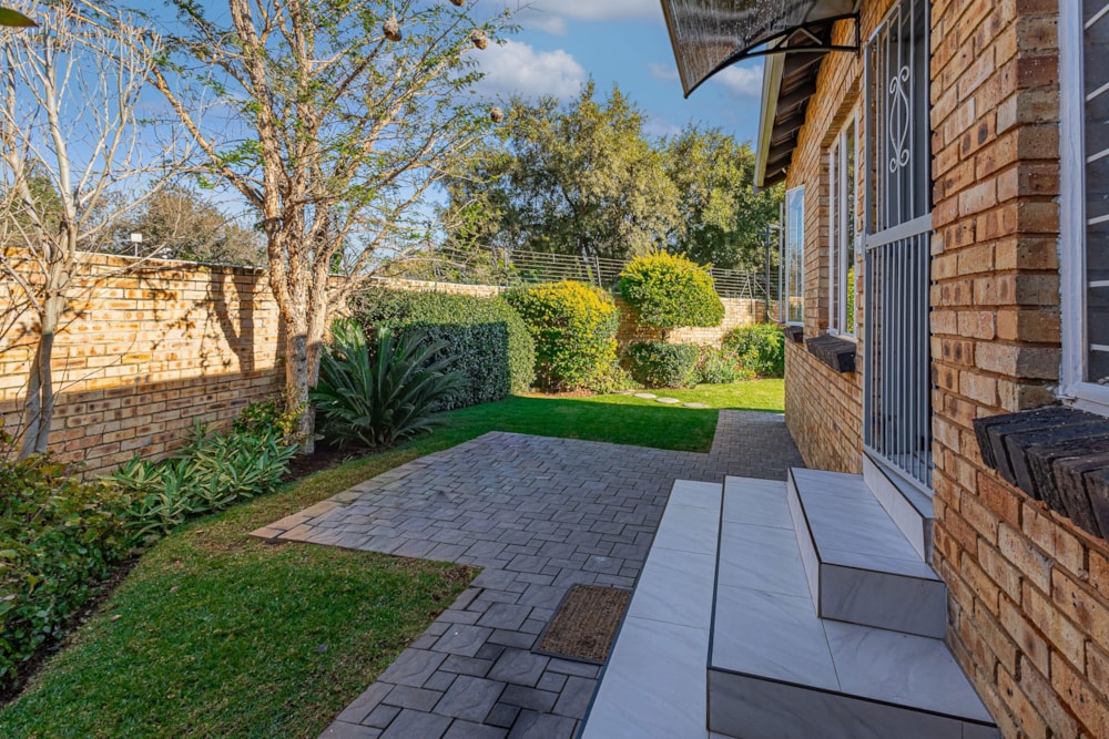 Townhouse for sale in Cloverdene - EN1741944