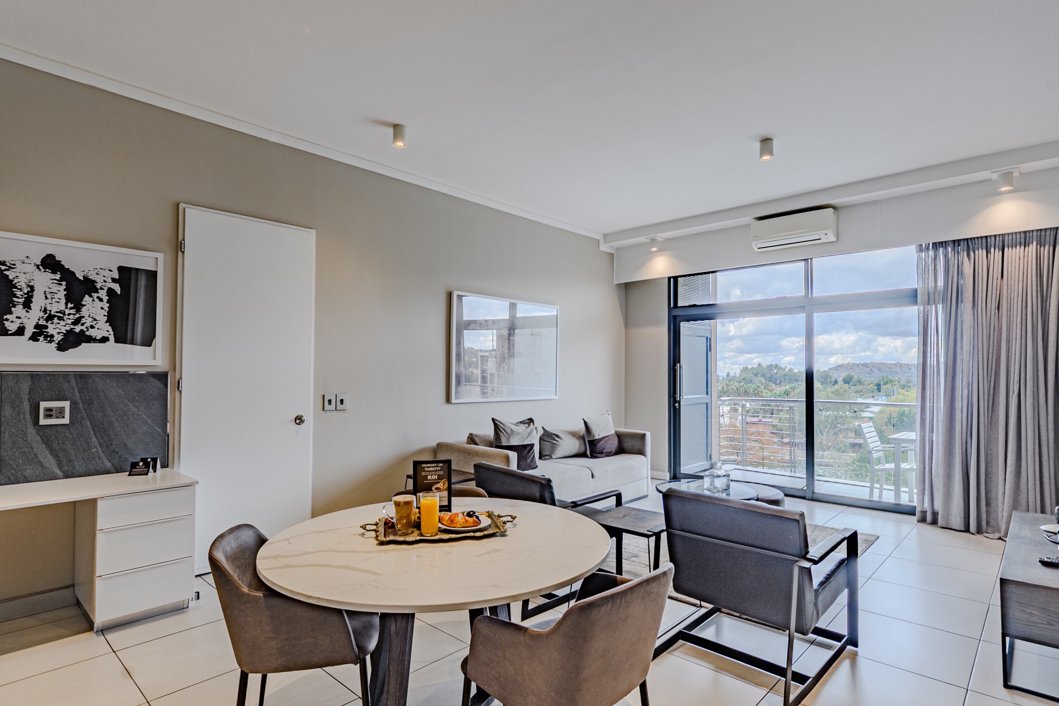 Apartment for sale in Menlyn - PTM1604623