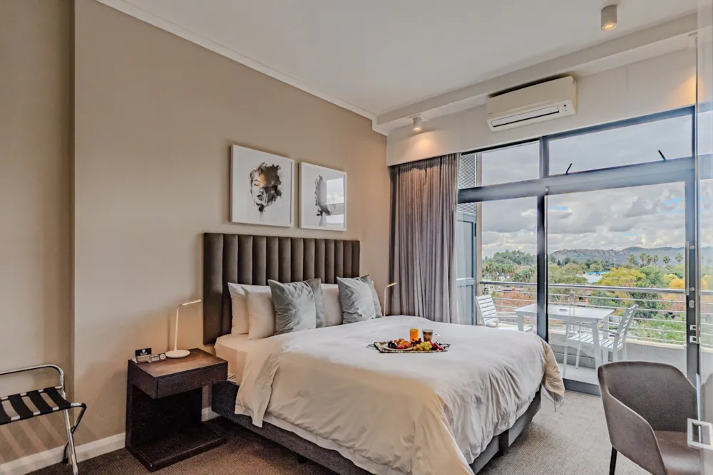Bachelor apartment for sale in Menlyn - PT1730386 Bachelor apartment for sale in Menlyn - PT1730386