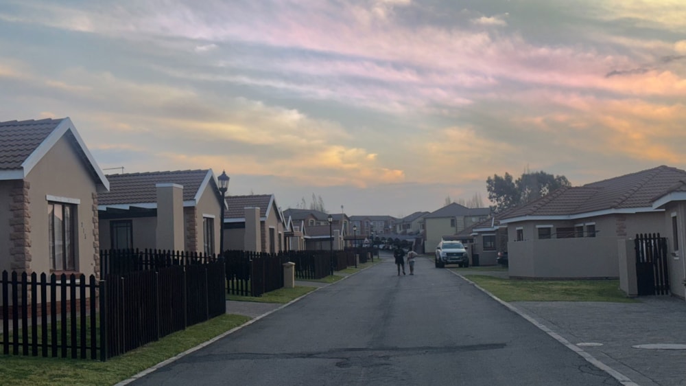 Townhouse for sale in Hillside, Bloemfontein - 1BX1743583 Townhouse for sale in Hillside, Bloemfontein - 1BX1743583
