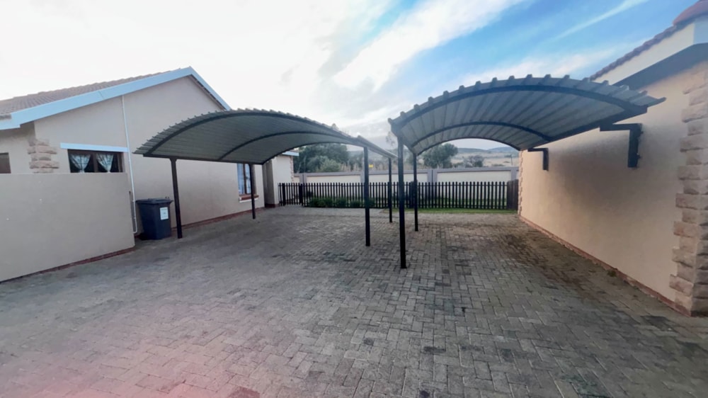 Townhouse for sale in Hillside, Bloemfontein - 1BX1743583 Townhouse for sale in Hillside, Bloemfontein - 1BX1743583