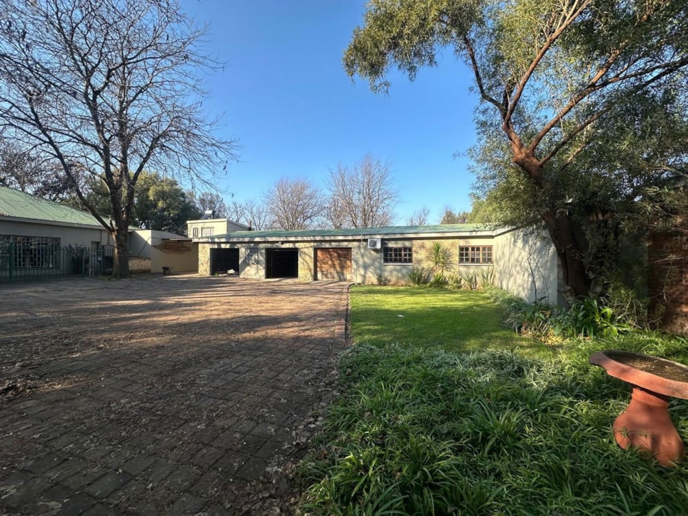 House to rent in Bains Vlei - 1BX1744261