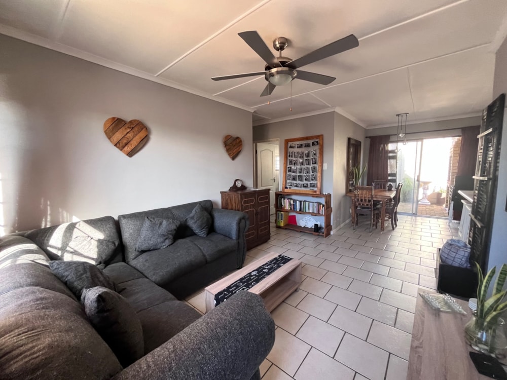 Townhouse for sale in Ou Dorp - 1JF1742372