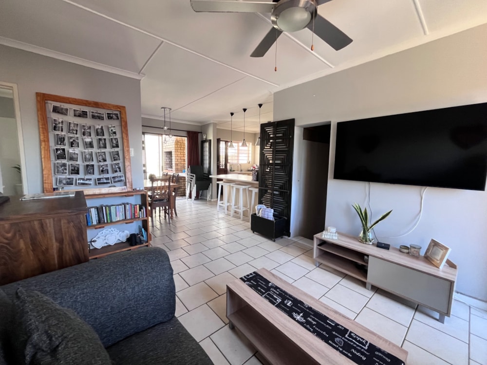 Townhouse for sale in Ou Dorp - 1JF1742372
