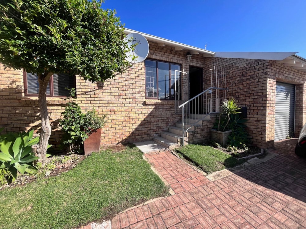 Townhouse for sale in Ou Dorp - 1JF1742372