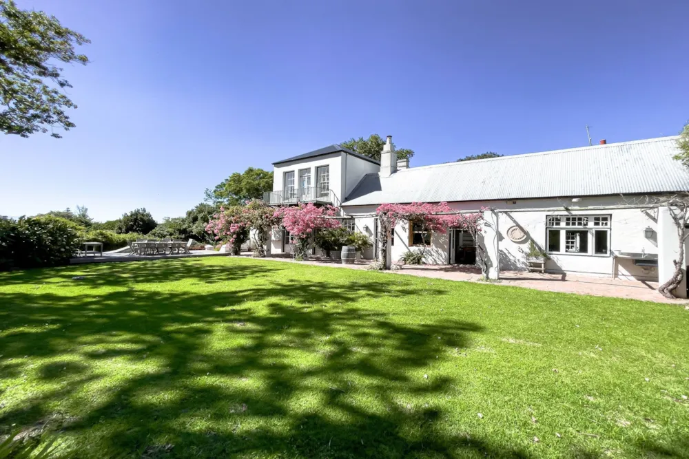 House let in Constantia, Cape Town - RBL1743955 House let in Constantia, Cape Town - RBL1743955