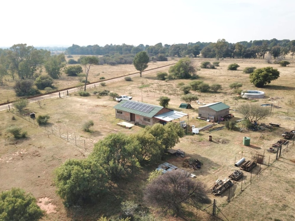 Smallholding for sale in Bloemdal - 1BX1744366 Smallholding for sale in Bloemdal - 1BX1744366