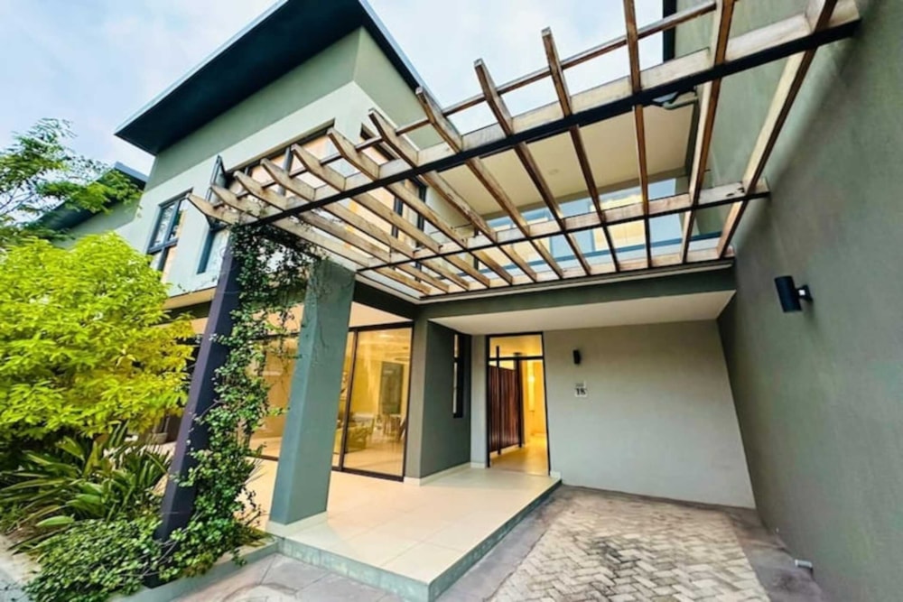 Townhouse to rent in Roma, Zambia - 3ZA1744566 Townhouse to rent in Roma, Zambia - 3ZA1744566