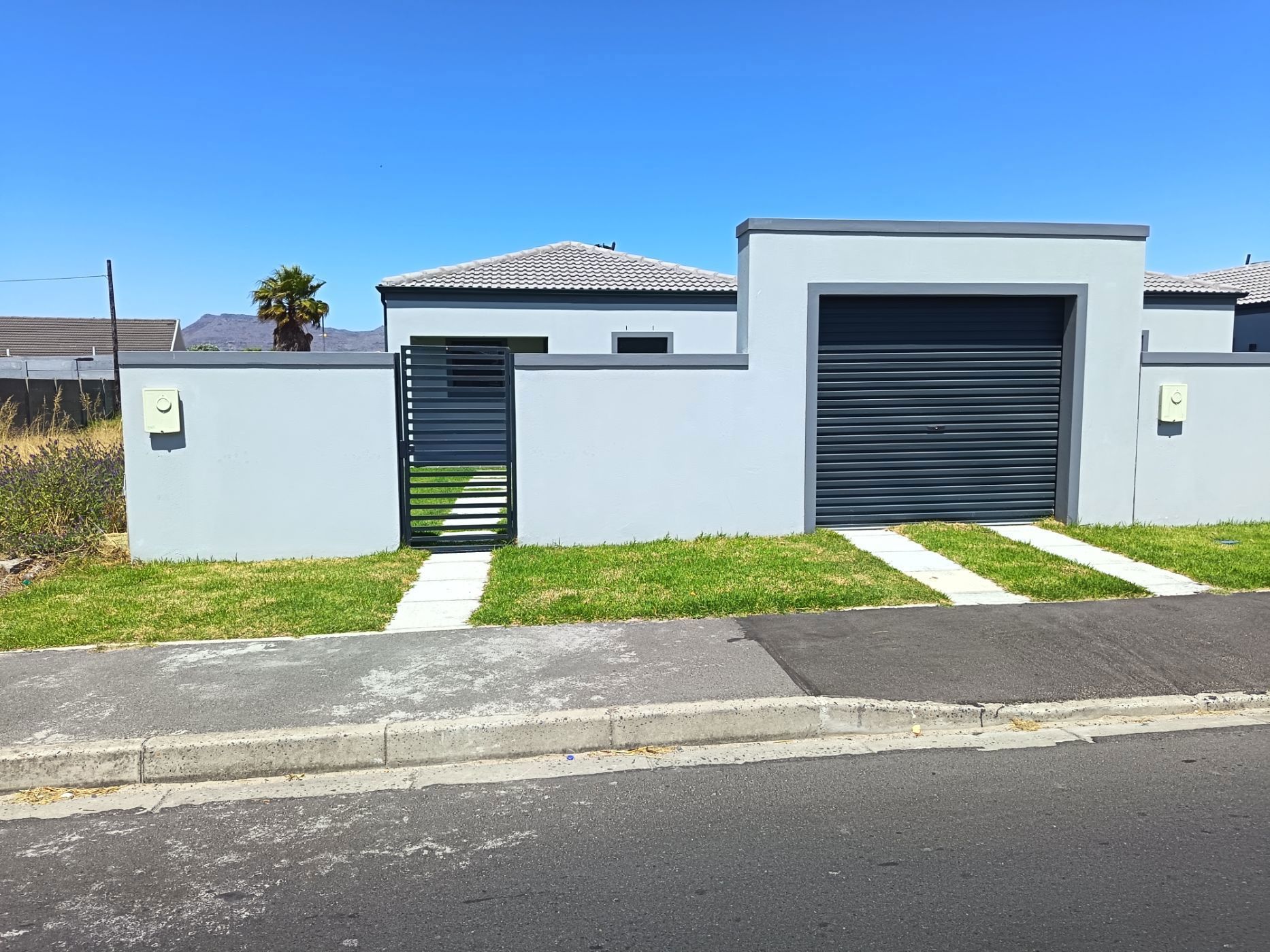 House for sale in Grassy Park - 1OT1668846