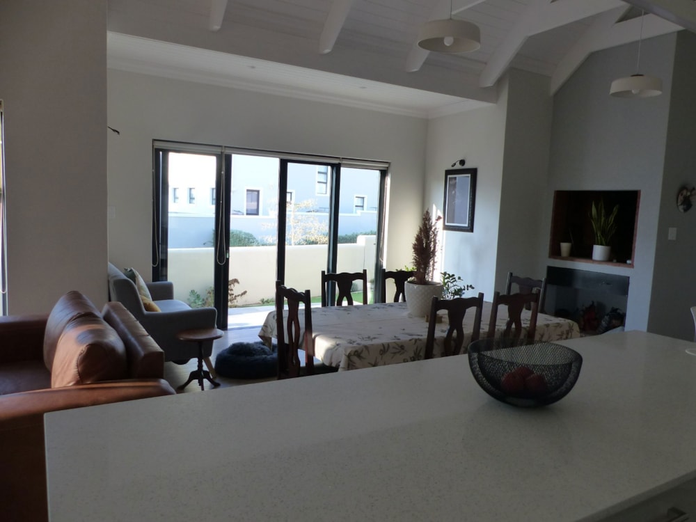 House to rent in Mount Royal Golf & Country Estate - 1SJ1742520