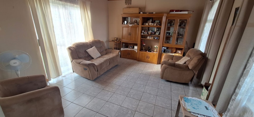 House for sale in Toekomsrus, Oudtshoorn - 1OU1741754