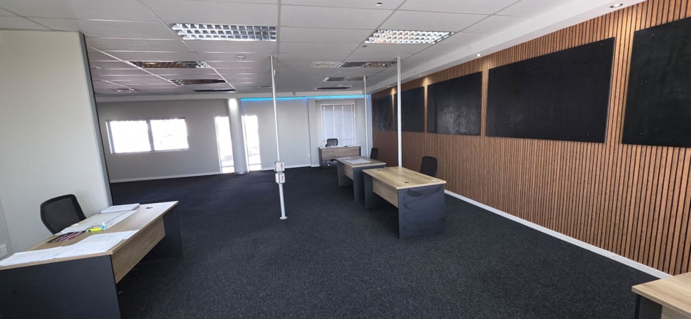 Commercial office to rent in La Lucia - 1ND1744445
